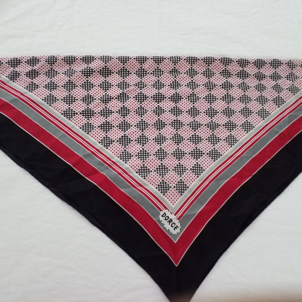 Scarf chequered 27" x 27"